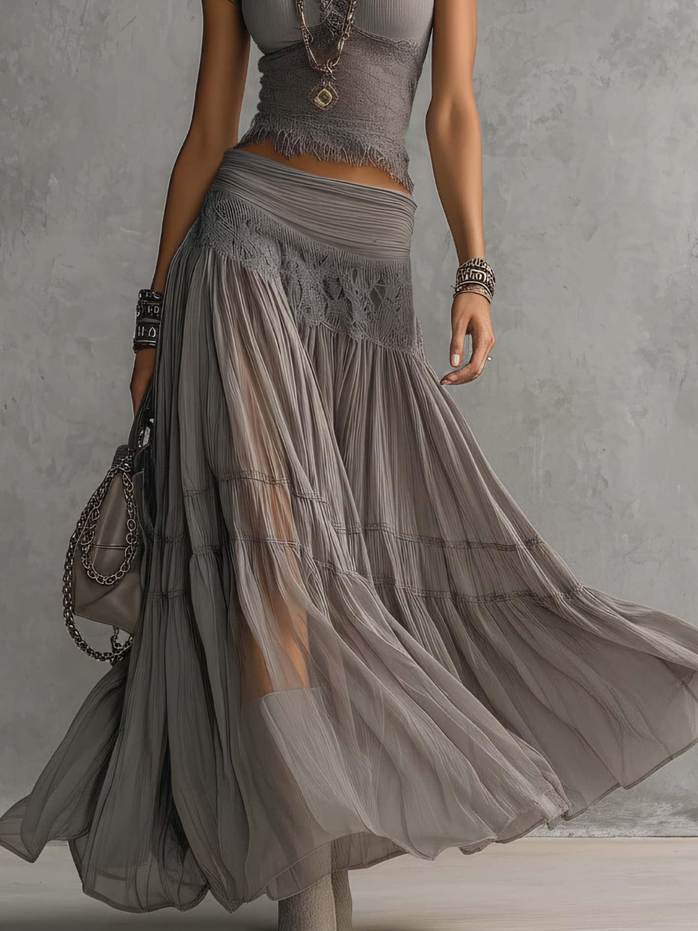 Conjunto Elena: Top con paneles de encaje y Falda Maxi Plisada
