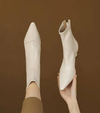 Fulvia™ | Botines minimalistas de piel con tacón medio