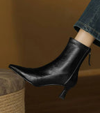 Fulvia™ | Botines minimalistas de piel con tacón medio