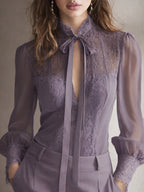 Blusa Retro Elegante de Chiffon con Cuello Alto, Encaje y Lazo