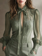 Blusa Retro Elegante de Chiffon con Cuello Alto, Encaje y Lazo