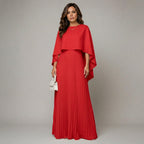 Ava™ | Vestido Maxi Plisado con Capa