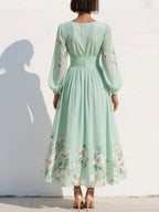 Vestido Midi Floral Plisado, Gasa Verde Claro Cuello V