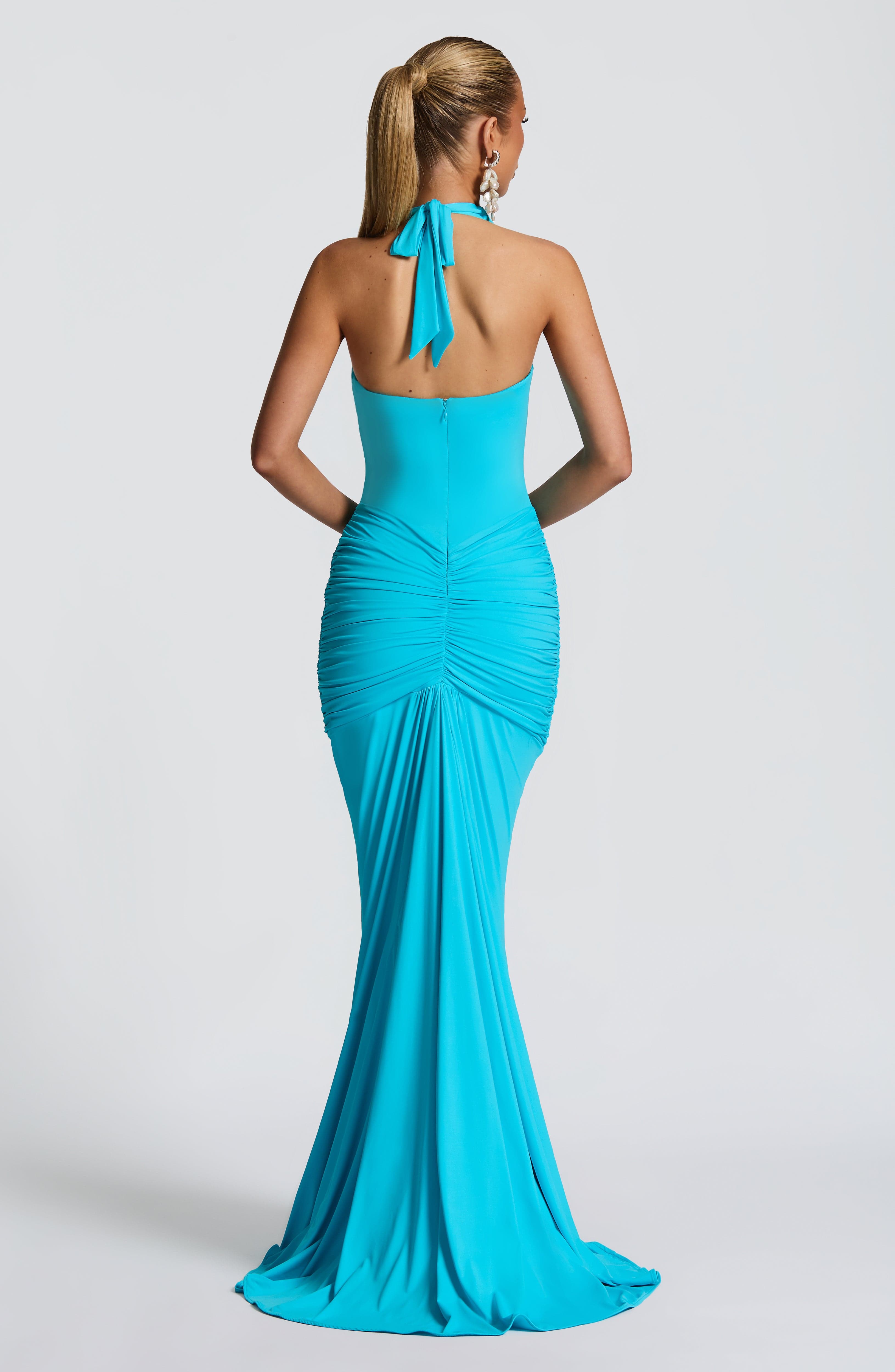 Artemis™ | Vestido premium con escote halter y drapeado escultural