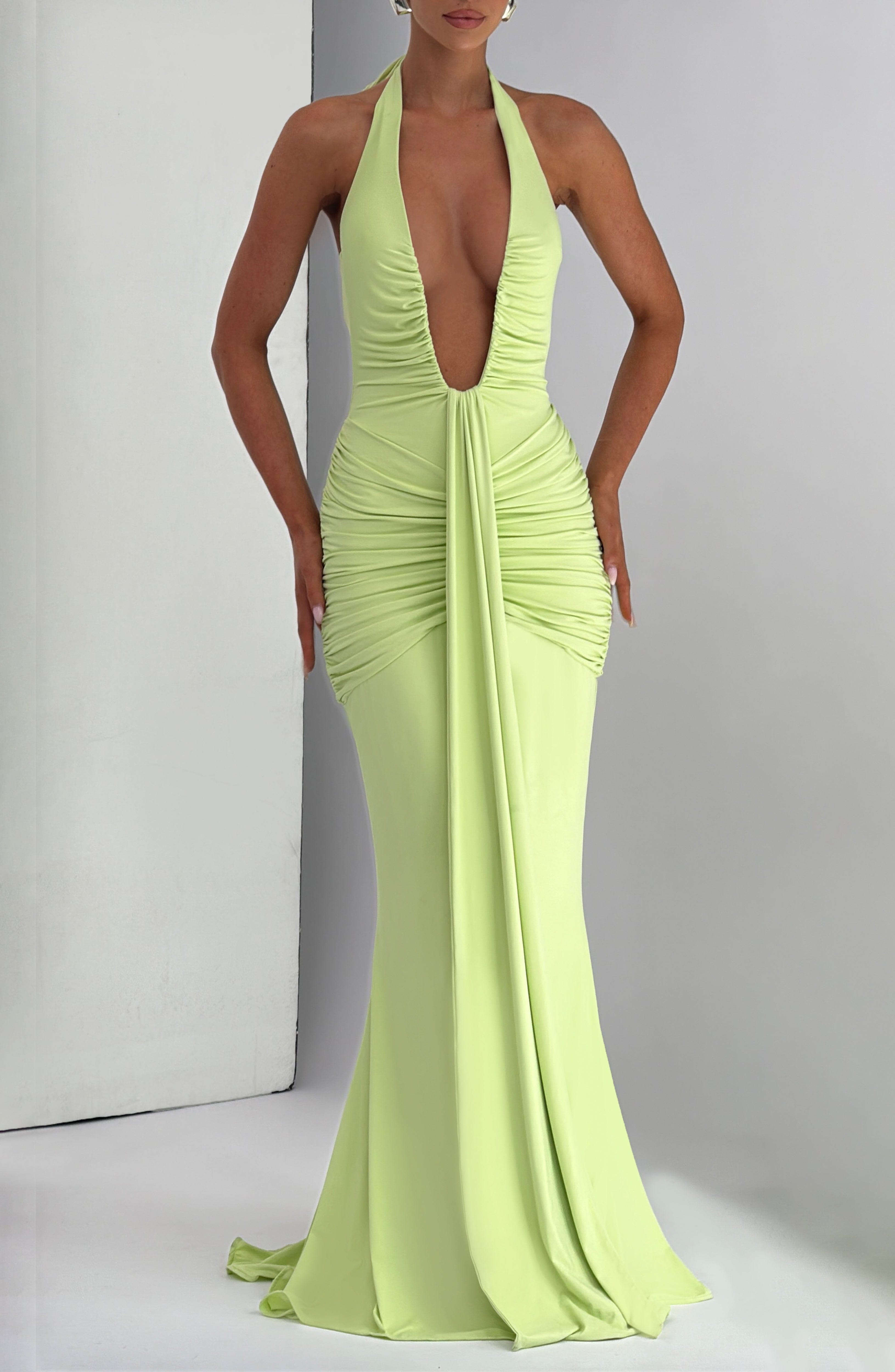 Artemis™ | Vestido premium con escote halter y drapeado escultural